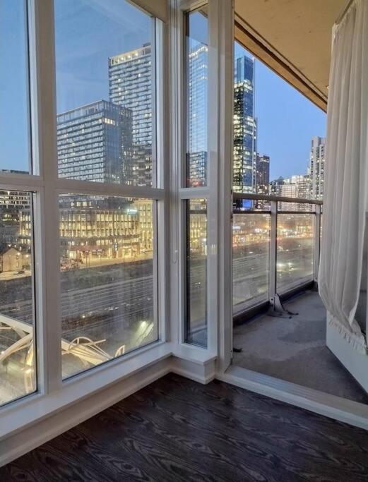 Downtown Toronto Condo, Free Indoor Parking With Amazing View Exteriér fotografie